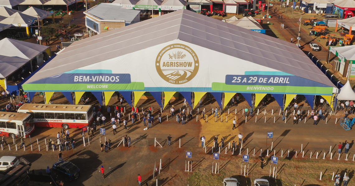 Cooperativas marcam presença no maior evento do agronegócio brasileiro revista 26