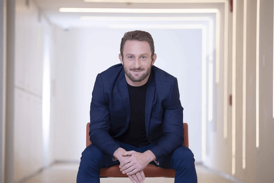 O impacto da Inteligência Artificial nos líderes do cooperativismo Andrea Iorio, palestrante, escritor best-seller e especialista em Transformação Digital e Inovação