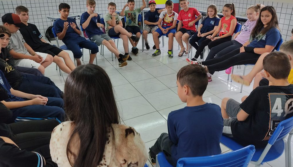 Iniciativa em Barra do Rio Azul dará origem a primeira cooperativa escolar do município Iniciativa em Barra do Rio Azul dará origem a primeira cooperativa escolar do município