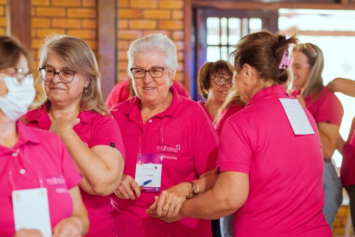 Programa Mulheres Cooperativistas de Grão Pará reúne 40 associadas Programa Mulheres Cooperativistas de Grão Pará reúne 40 associadas