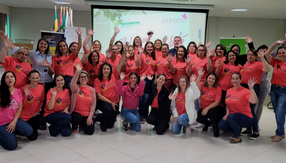 Cooperativa inicia formação da quarta turma do Programa Mulheres Cooperativistas Cooperativa inicia formação da quarta turma do Programa Mulheres Cooperativistas