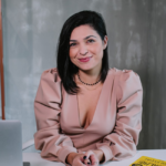 Jéssica Simões é estrategista e LinkedIn Creator