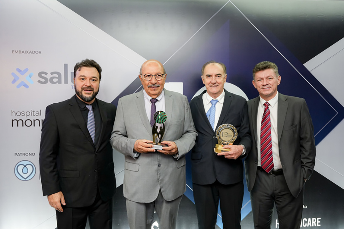 Unimed do Brasil recebe premiação máxima do Líderes da Saúde Unimed do Brasil recebe premiação máxima do Líderes da Saúde