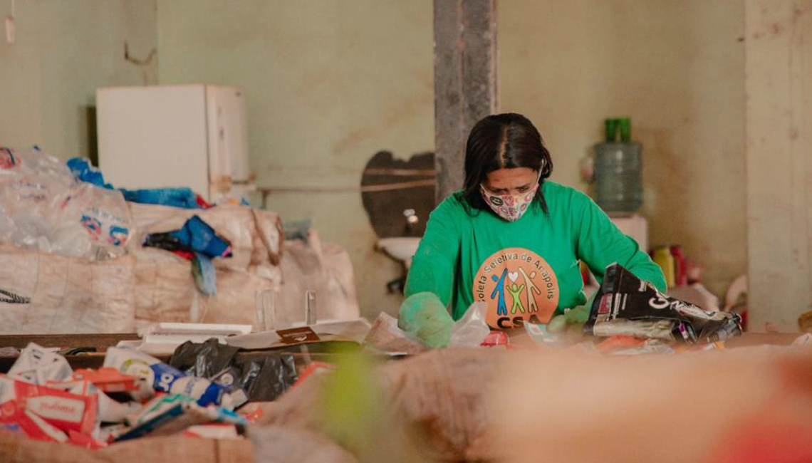 Projetos de coleta de resíduos por cooperativas são essenciais para a sociedade Projetos de coleta de resíduos por cooperativas são essenciais para a sociedade