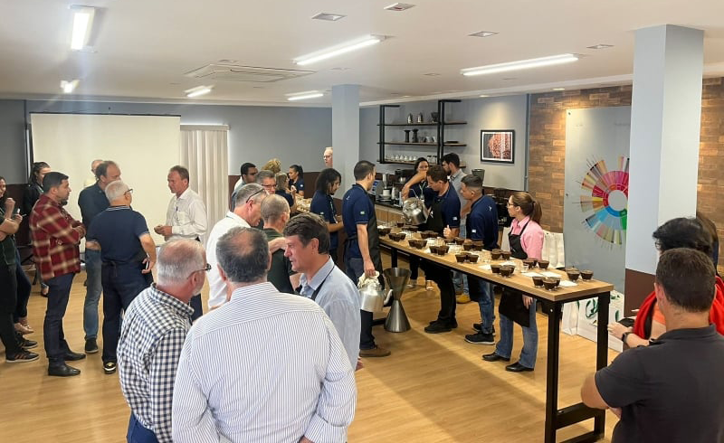 Comitiva internacional visita ES para conhecer produção sustentável do café