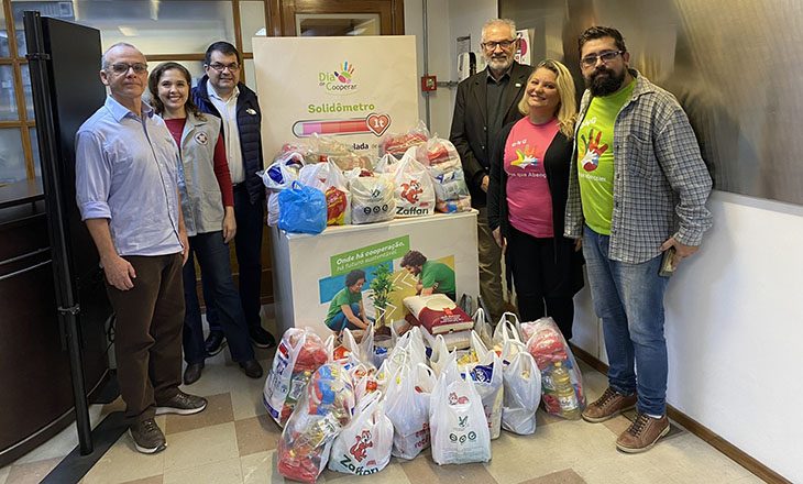 Sistema Ocergs doa mais de 200 quilos de alimentos para entidades carentes