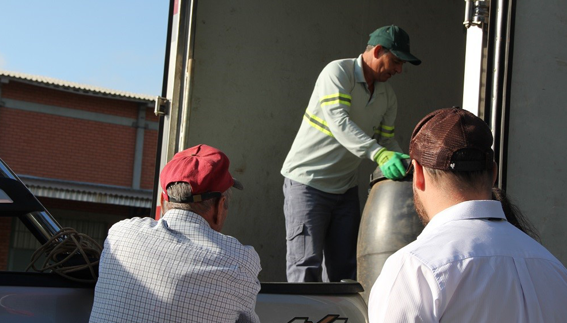 Cooperativa expande Programa Descarte Certo para atender 100% dos produtores Cooperativa expande Programa Descarte Certo para atender 100% dos produtores