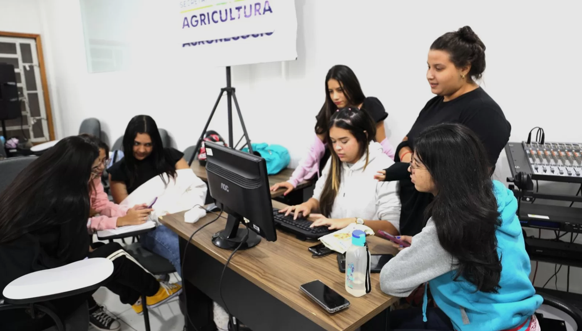 Programa do Sescoop Acre capacita jovens para o mercado de trabalho Programa do Sescoop Acre capacita jovens para o mercado de trabalho