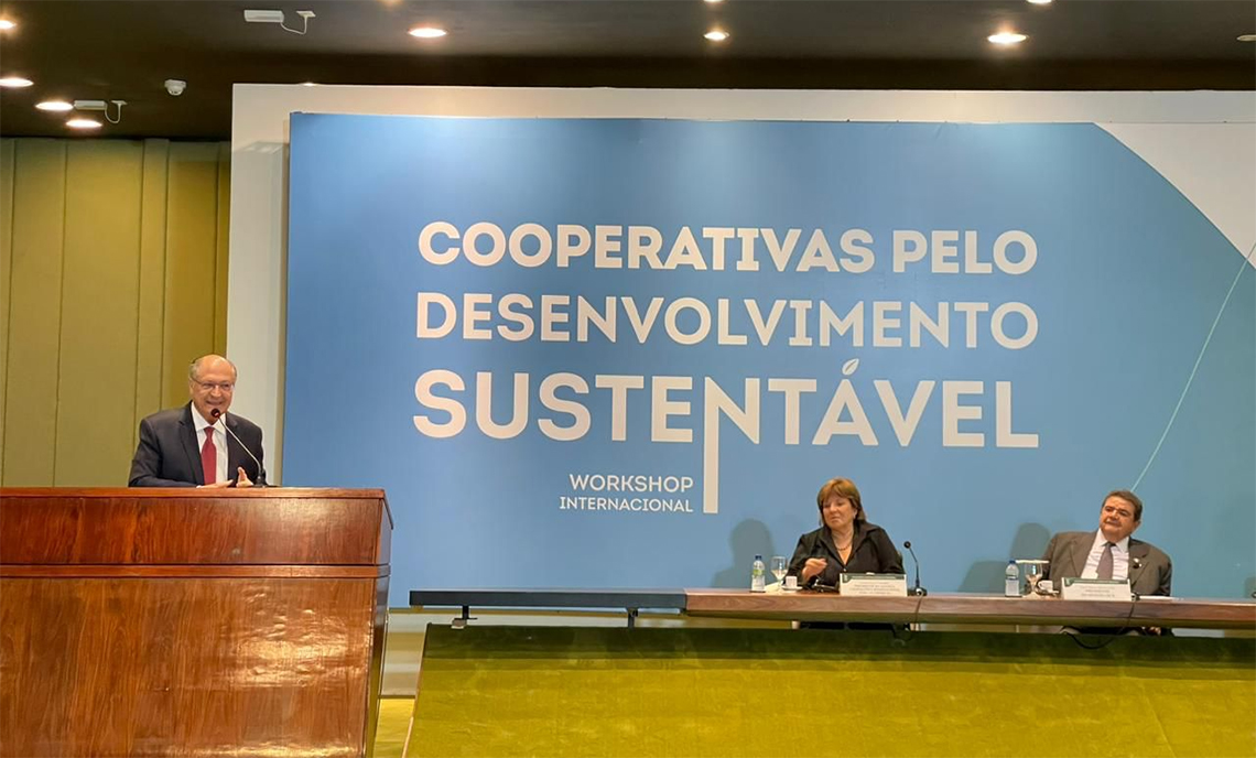 Encontro internacional no Itamaraty defende o fortalecimento do cooperativismo no país Em evento internacional no Itamaraty, defesa do fortalecimento do cooperativismo no país ganhou destaque