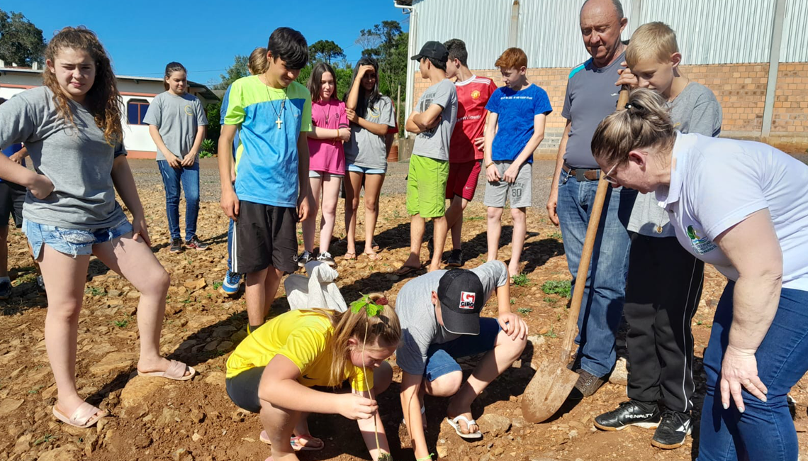 Projeto escolar envolver temas como sustentabilidade e cooperativismo em Marcelino Ramos