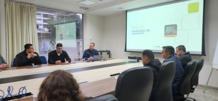 Lideranças participam de encontro do Programa de Inovação do Cooperativismo Paranaense Lideranças participam de encontro do Programa de Inovação do Cooperativismo Paranaense