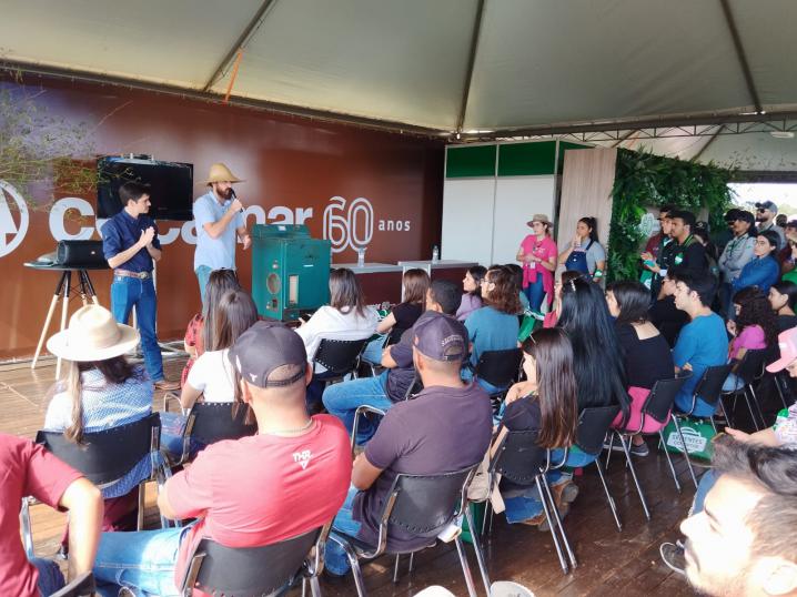 Encontro busca fortalecer relação entre filhos e produtores cooperados