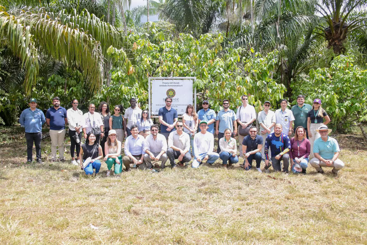 Visitantes de 11 países conhecem cooperativa referência em produtos e soluções sociobieconomicas