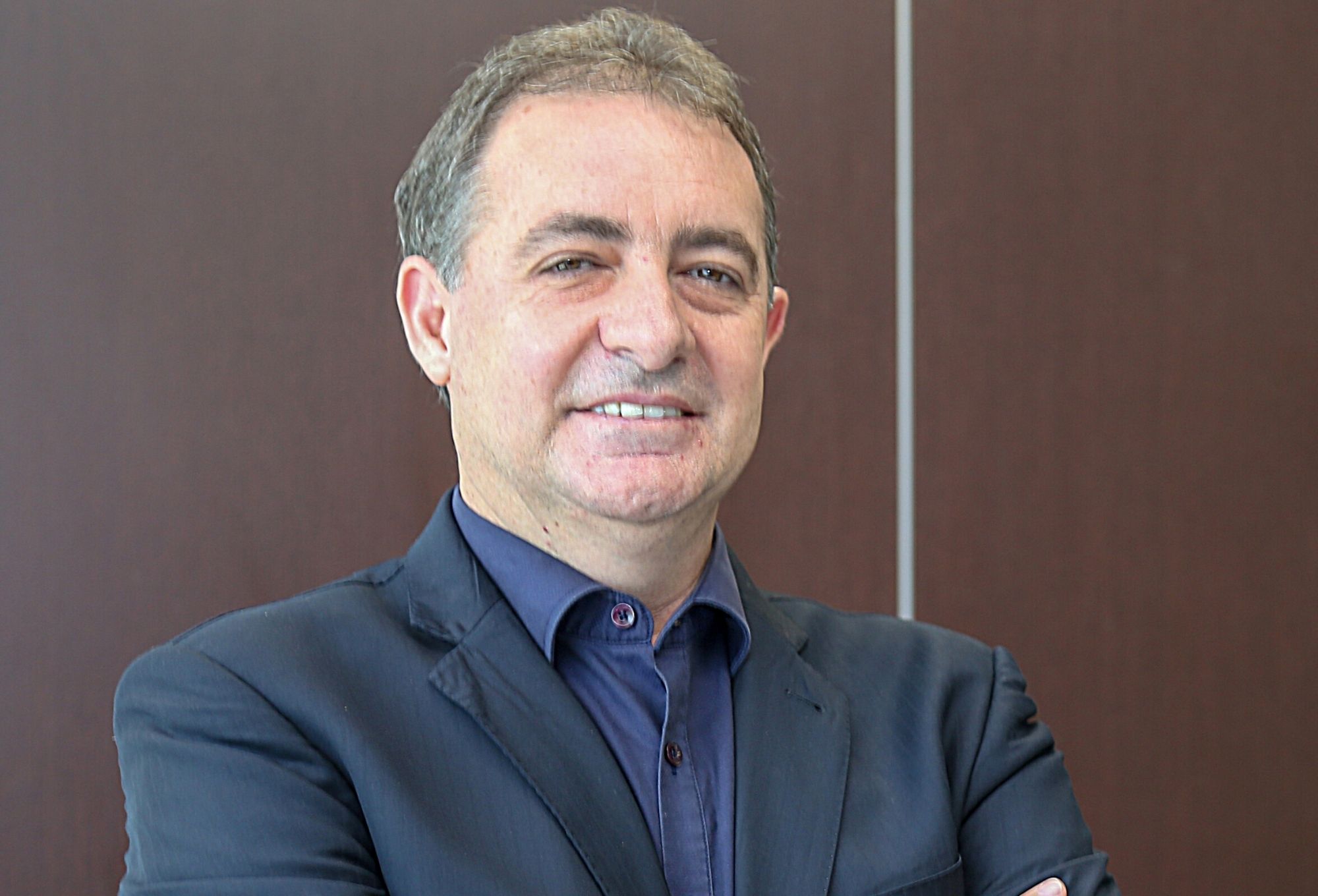 Crescimento financeiro que transforma comunidades – Adriano Michelon é diretor superintendente da Cresol Baser e vice-presidente da Cresol Confederação Adriano Michelon é diretor superintendente da Cresol Baser e vice-presidente da Cresol Confederação