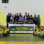 Cooperativas se unem para doação a escolinha de futebol