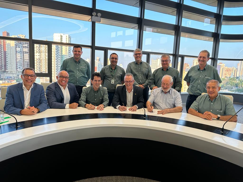 Cooperativas fecham parceria de crédito histórica