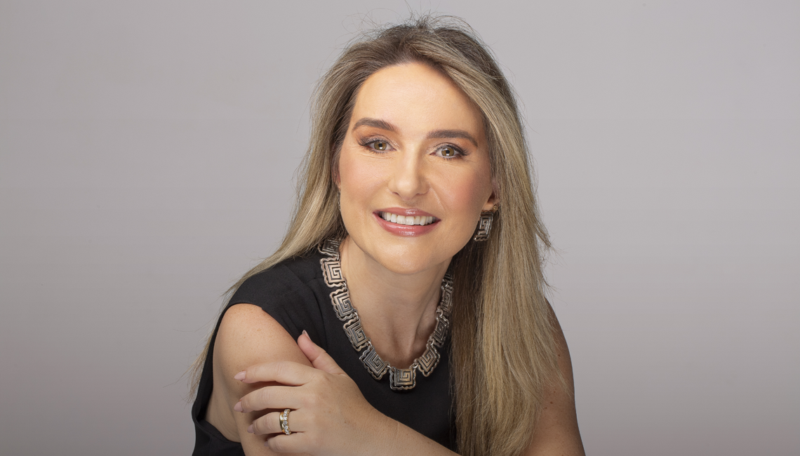 Izabela Rücker Curi é sócia fundadora do Rücker Curi Advocacia