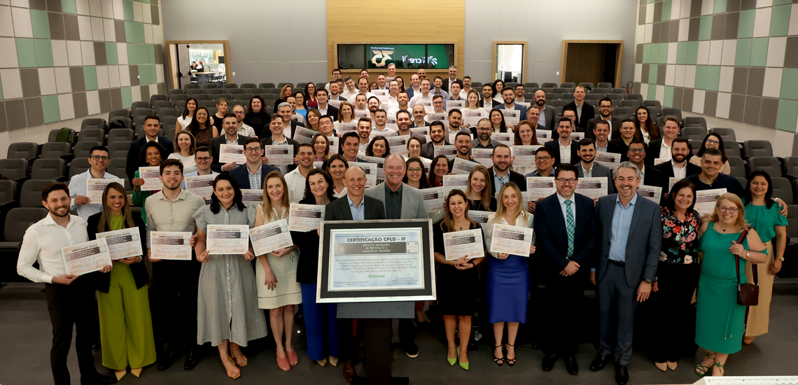 Cooperativa é a primeira instituição financeira a ter certificação em prevenção à lavagem de dinheiro Cooperativa é a primeira instituição financeira a ter certificação em prevenção à lavagem de dinheiro
