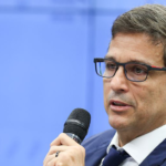 Cooperativismo é pilar para acesso a serviços financeiros, afirma Campos Neto