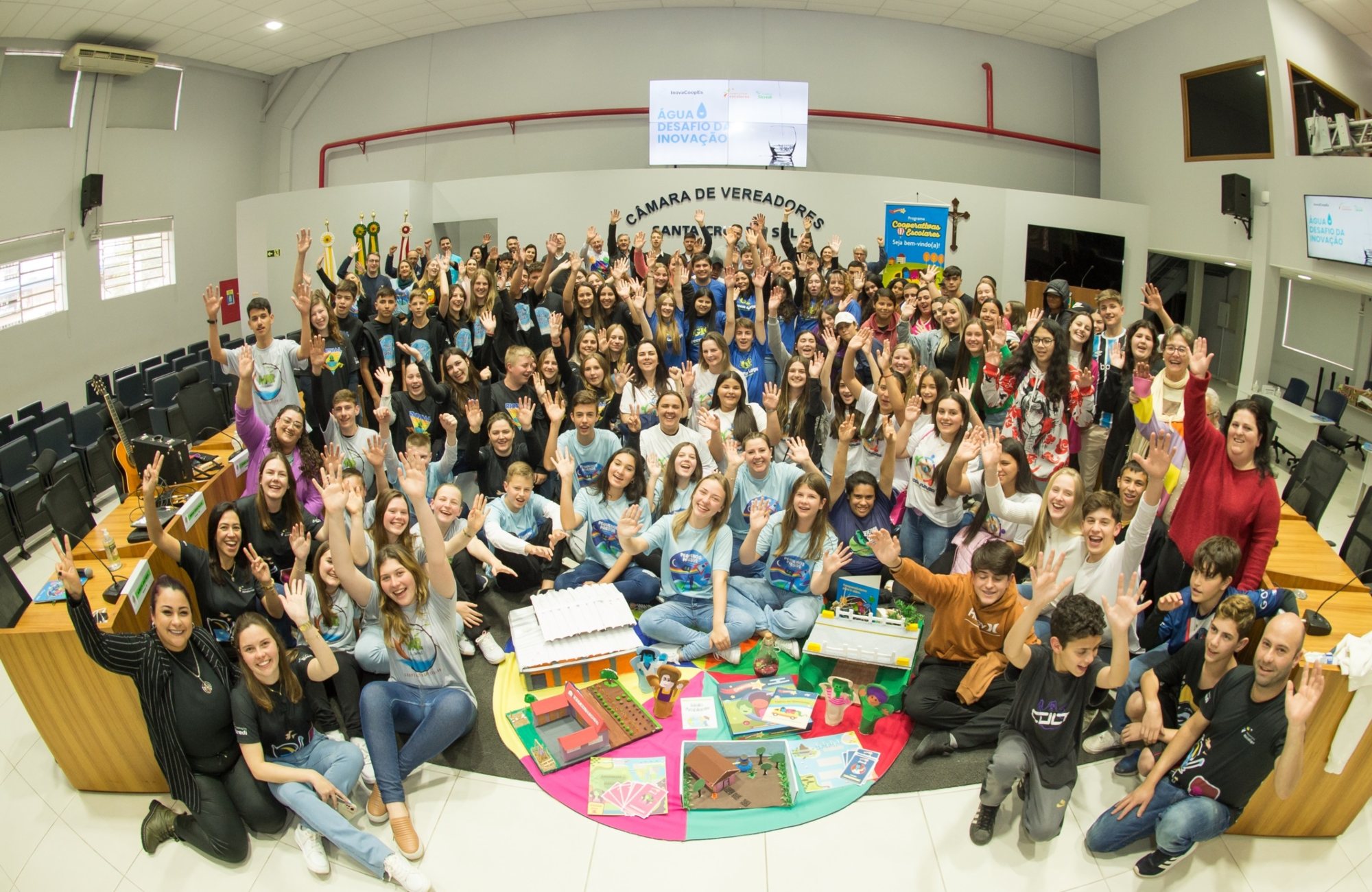 Estudantes de cooperativas escolares apresentam projetos inovadores