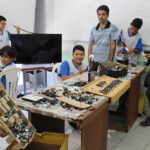 Cooperativa se alia a escolas para conscientizar sobre lixo eletrônico