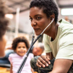 Instituição financeira cooperativa reforça importância de apoio ao Médicos Sem Fronteiras