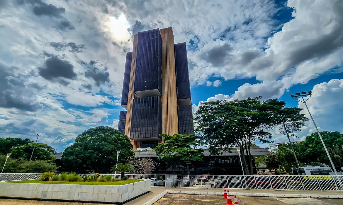 Copom reduz juros básicos da economia e Selic encerra o ano em 11,75% Copom reduz juros básicos da economia e Selic encerra o ano em 11,75%