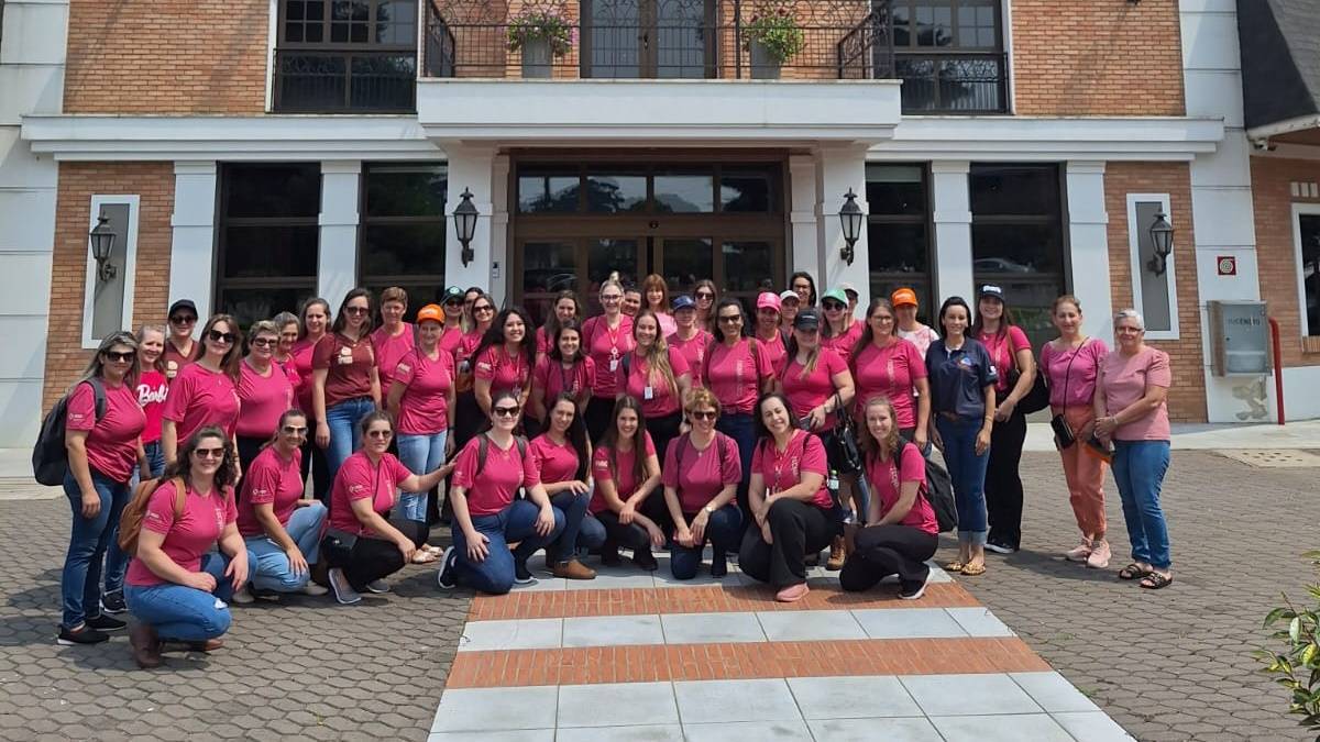 Cooperativa visita a maior cooperativa de leite do Brasil e Latam Cooperativa visita a maior cooperativa de leite do Brasil e Latam