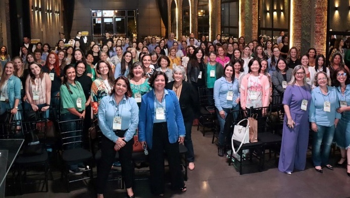 Cooperativa e ADAMA reúnem 120 mulheres do agronegócio brasileiro Cooperativa e ADAMA reúnem 120 mulheres do agronegócio brasileiro