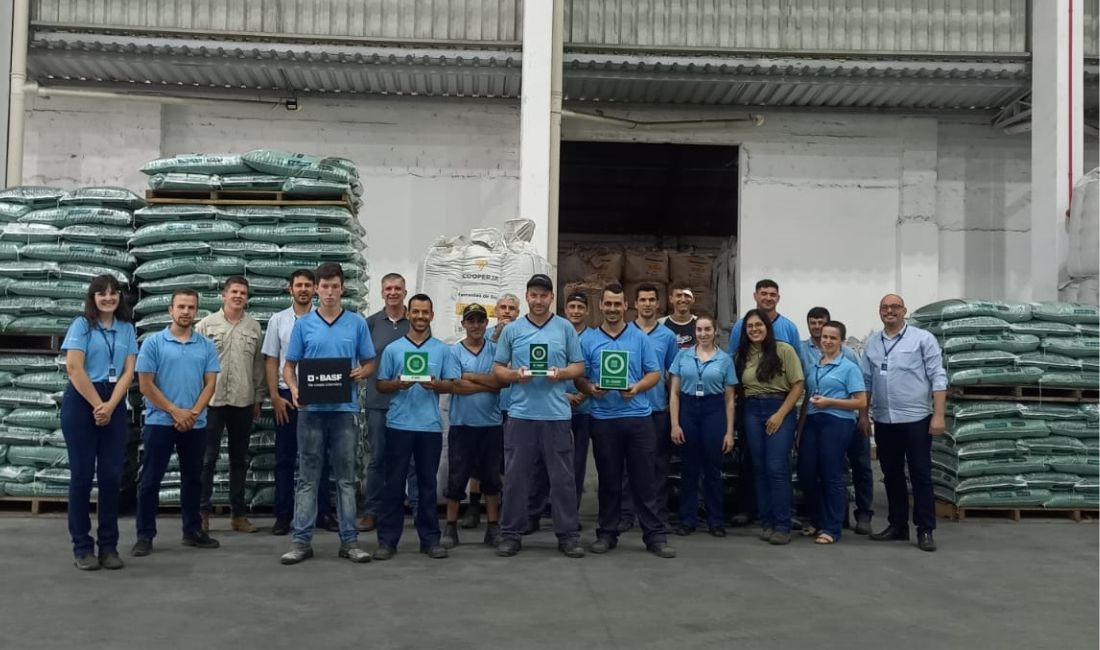 Cooperativa recebe pelo terceiro ano o selo Basf em qualidade de sementes de arroz Cooperativa recebe pelo terceiro ano o selo Basf em qualidade de sementes de arroz