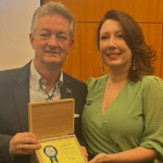 Sicoob Sarom recebe reconhecimento com o selo Inovação no Desenvolvimento de Capacidades