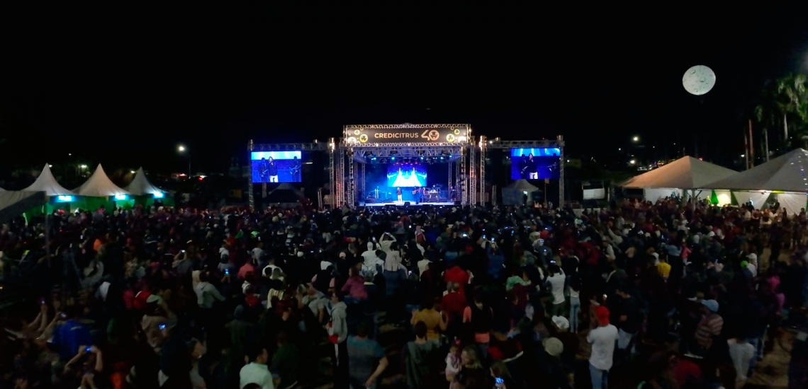 Cooperativa comemora seus 40 anos em evento para mais de 200 mil pessoas Cooperativa comemora seus 40 anos em evento para mais de 200 mil pessoas