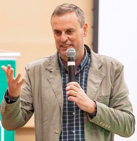 O futuro na educação corporativa é híbrido – Leandro Macioski é gerente de Desenvolvimento Humano do Sescoop/PR O futuro na educação corporativa é híbrido - Leandro Macioski é gerente de Desenvolvimento Humano do Sescoop/PR