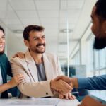 casal contratando credito