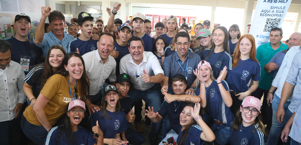 Show Rural sedia assinatura de decreto que estrutura o funcionamento das Cooperativas-Escolas no Paraná 1 4