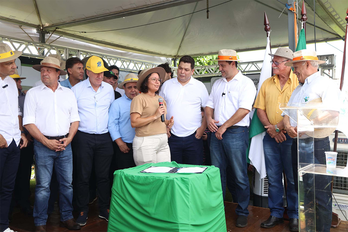 Decreto que garante recursos para pequenas cooperativas é assinado durante o Show Rural Coopavel Na Vitrine de Agroecologia, governador garante recursos para pequenas cooperativas