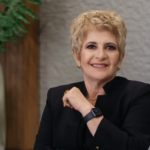 Cooperativismo no Espírito Santo fatura R$ 11 bilhões por ano Maura Carrara é Presidente da Sicredi Nossa Terra no Paraná