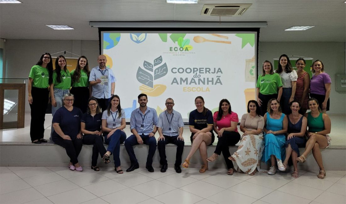 Cooperativa apresenta projeto da 1ª Gincana Cooperativa Sustentável para escolas Cooperativa apresenta projeto da 1ª Gincana Cooperativa Sustentável para escolas